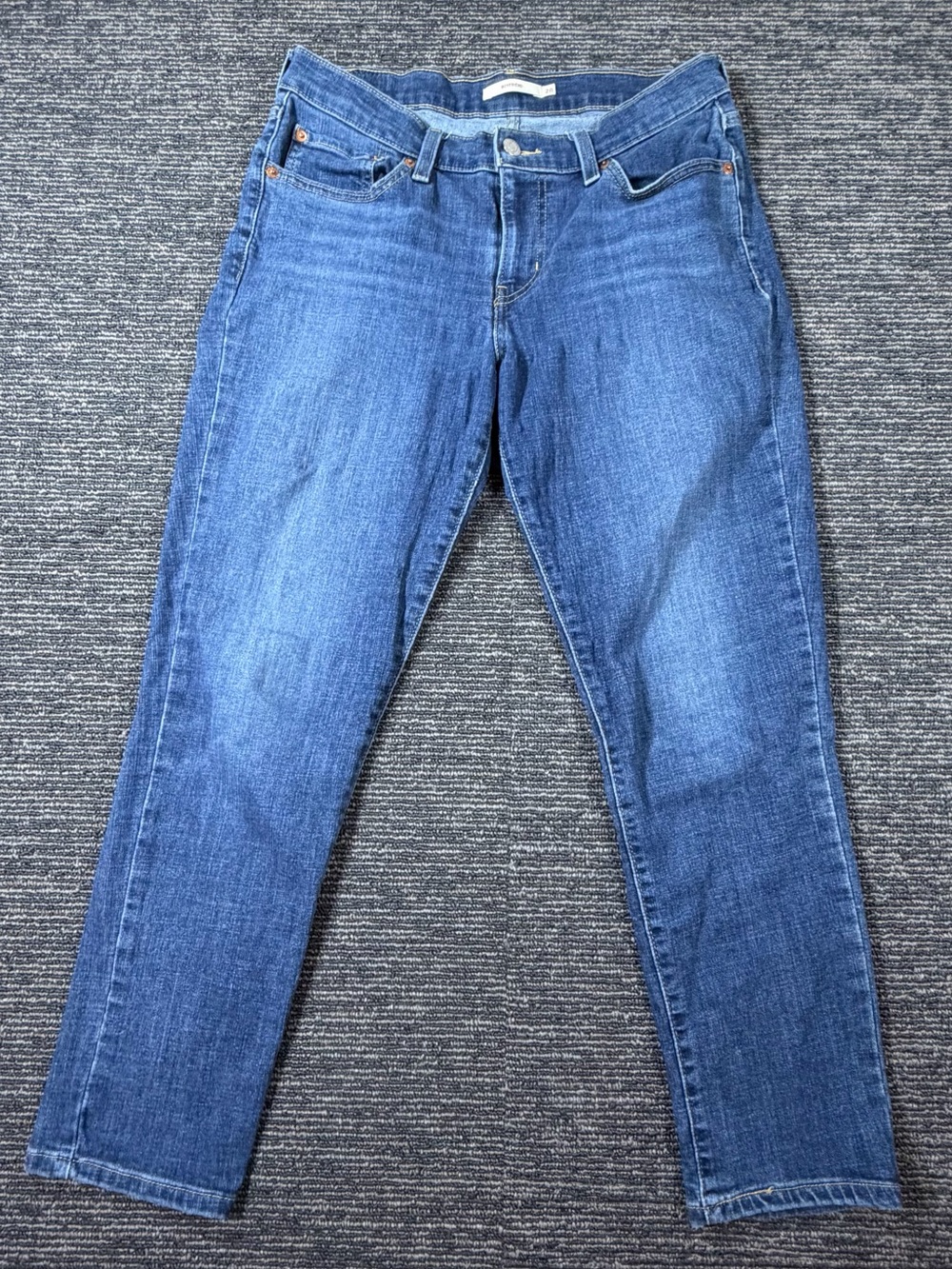 Levi's Women's Straight Leg Jeans in Blue Denim